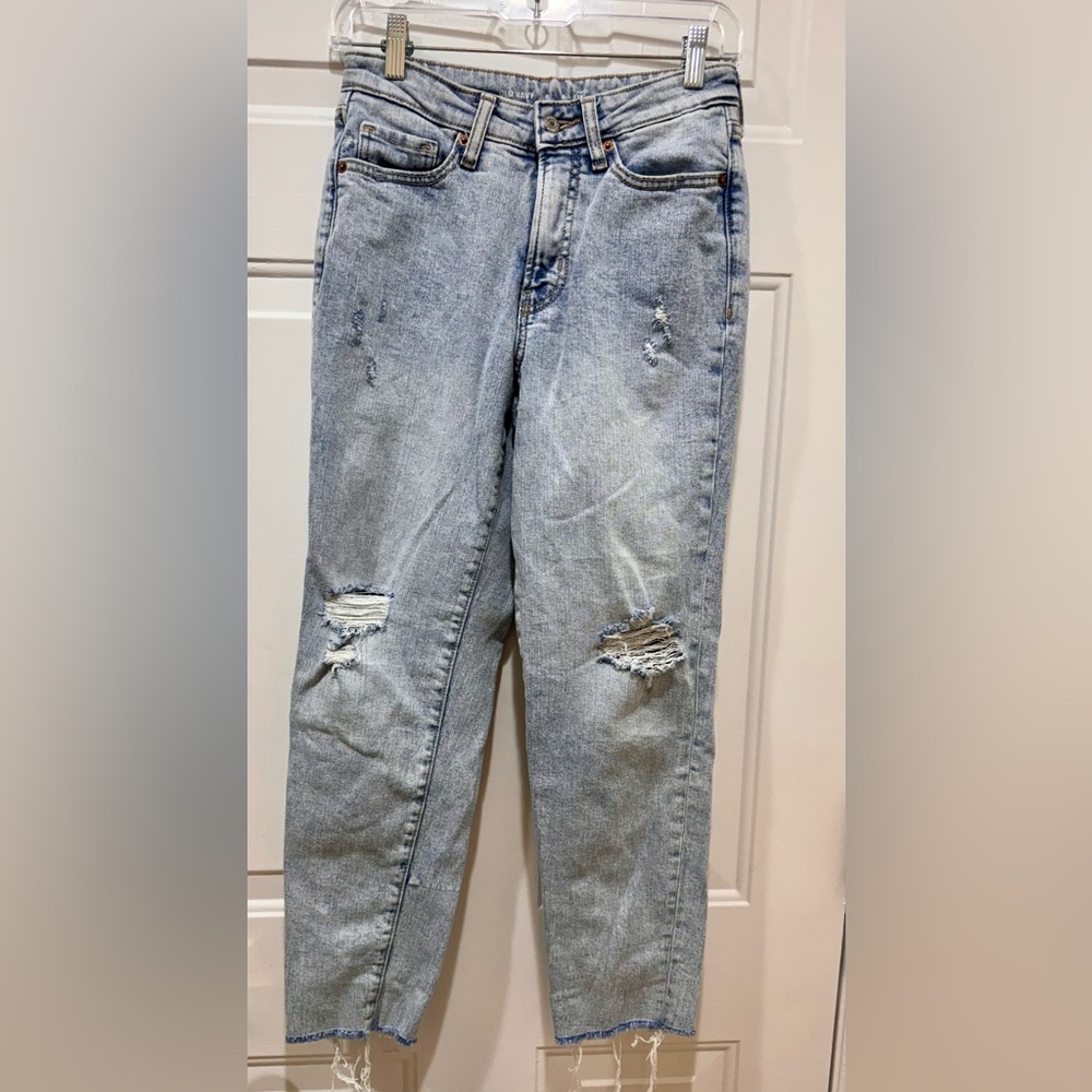 Old Navy Women’s Size 0 Denim OG High Rise Slightly Distressed Jeans